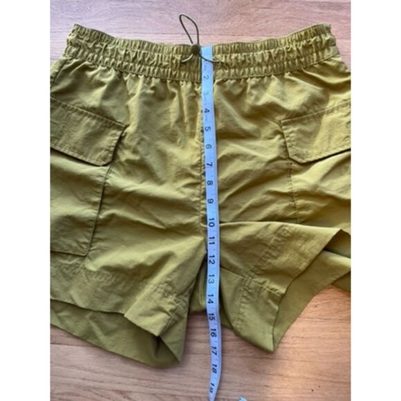 Old Navy Active Quick Dry Cargo Shorts Green Chartreuse Medium - Picture 8 of 8